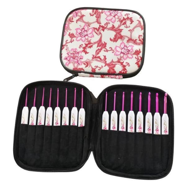 N035 - Set of 16 ergonomic crochet hooks with a stylish multicolored case