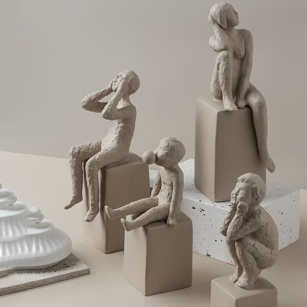Keramisk kunststatue tilbehør Enkle skulpturpynt Borddekorasjon Stående kvinnefigurer