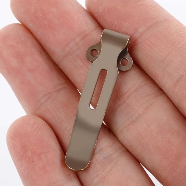 Dyp bæreklips - Gull anodisert rustfritt stål erstatning kompatibel med Benchmade Bugout 535 og andre kniver, inkluderer 2 skruer