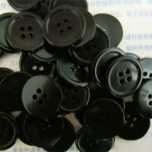 Erä 100 pyöreää ompelunappia Ø20x3 mm 4 reiällä - väri (Wh