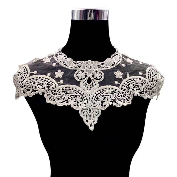 #Falsk krage brodert med blonde - hvit for skreddere, en størrelse#
