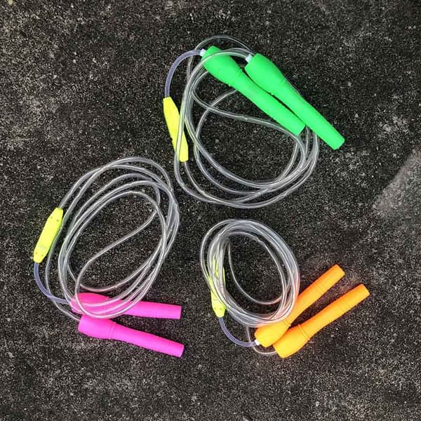 Sett med 2 LED-hoppetau, justerbar lengde og tre lysmoduser, hoppetau for barn, lysshow, 实物为准 实物为准 实物为准