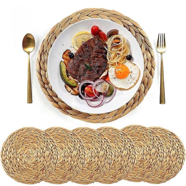 Braided Water Hyacinth Placemat, Natural Design for Enhanced Table Settings