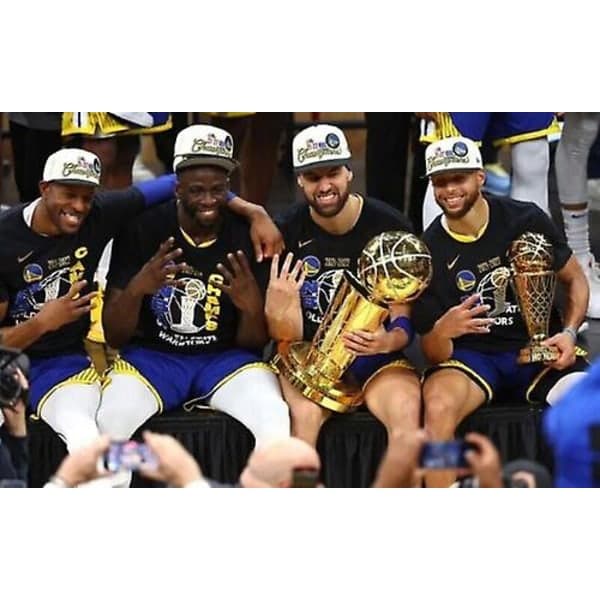 Golden State Warriors New Era 2022 NBA Champions Locker Room Snapback Lippis