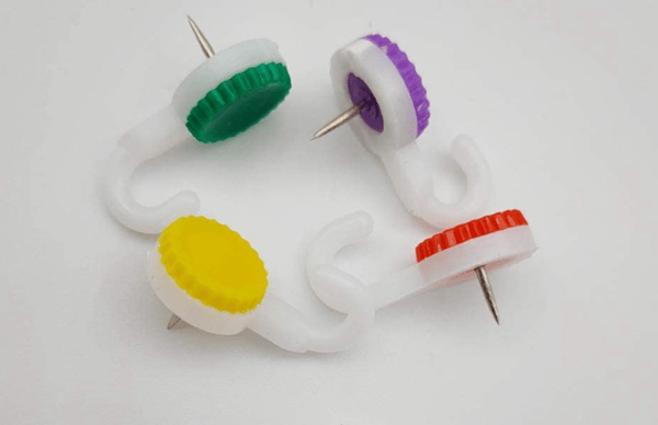 Creative Push Pins with Hooks, Plastic Serrated Push Pins, Push Pins for Displaying Craft Notes, Photo Crafts, 36 Pcs