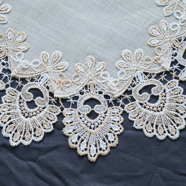1 stycke (30 x 30 cm) vintage rund bomulls- och spetsduk