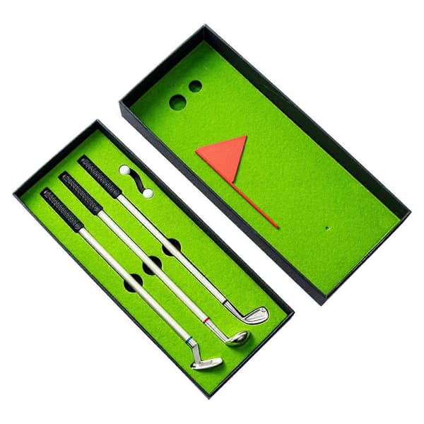 Golf Pennset Mini Skrivebordsgolfbold Pennegave Inkluderer Putting Green 3 Køller Penne Bolde og Flag