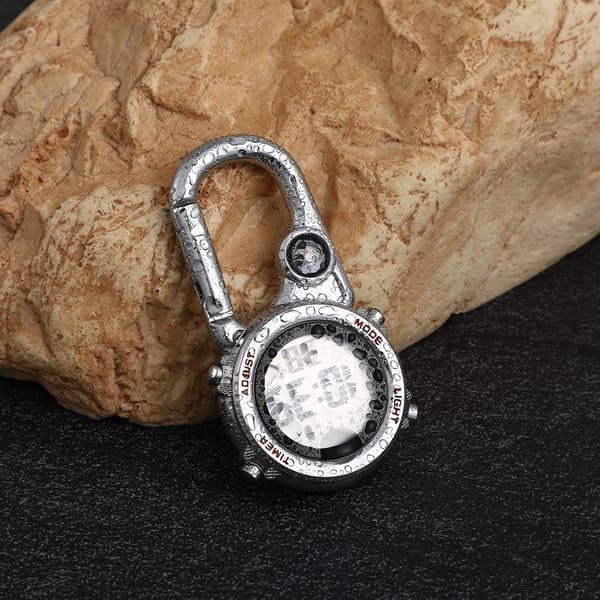 Digital karabinklokke med dato for fjellklatringsstudenter