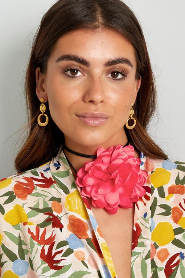 Trendy Retro Boho Sort Choker / Halskæde med en Stor Sort Blomst Sort Svart black