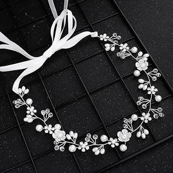 Brudklänning med kristallpärlor, tiara och löv, midsommar silverfärgad silverfärgad