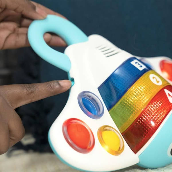 BABY EINSTEIN Ocean Explorers Pop & Explore musikleksak, 6 tryckknappar, 6 månader