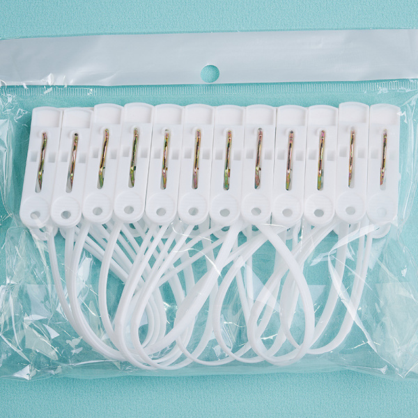 12-pack Plastic Clothes Pegs with Windproof Clotheslines