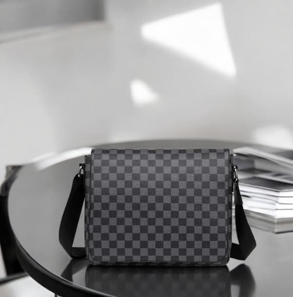 Men's Shoulder Bag, PU Leather Water-Resistant Scratch-Resistant Shoulder Bag with Adjustable Strap for Work Travel, Black Grey Plaid