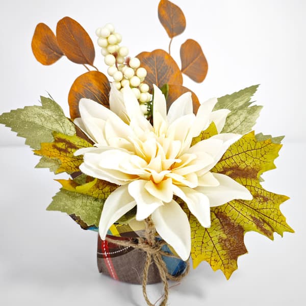 #Kunstig hvit blomsterdekorasjon, 25 x 20 cm#