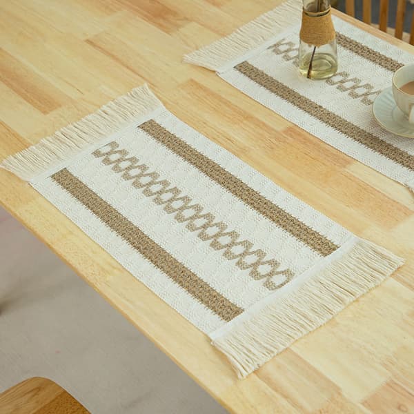 4 kpl:n setti, 50 x 30 cm, boheemityylinen, punottu polypropeeni L -tabletti L