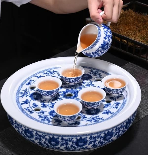 Keramikk blå og hvit fløtemugge for sauser, salat, kaffe, melk, te, 250 ml