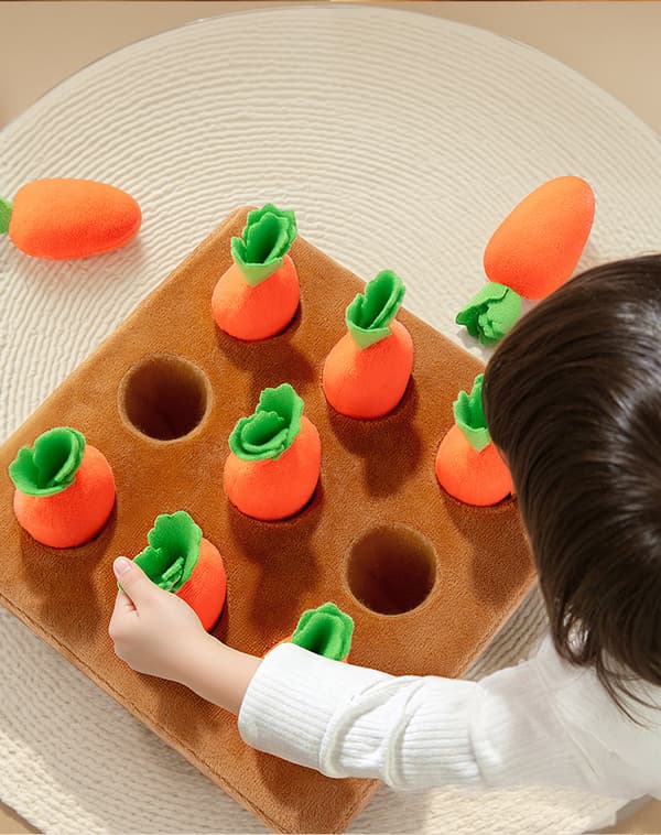 Interactive Snuffle Mat for Dogs - Playful Activity Mat with 9 Plush Carrots for Mental Stimulation