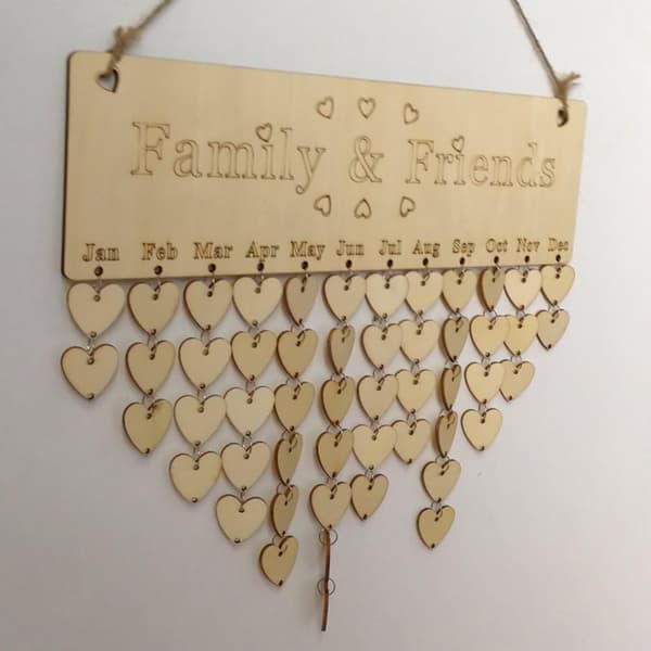 Familie og venner bursdagspåminnelseskalender DIY treplate