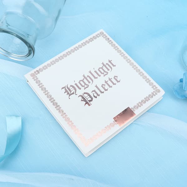 4 farver Highlighter Puder Ansigtskontur Bronzere Lysnende Concealer Makeup Værktøj