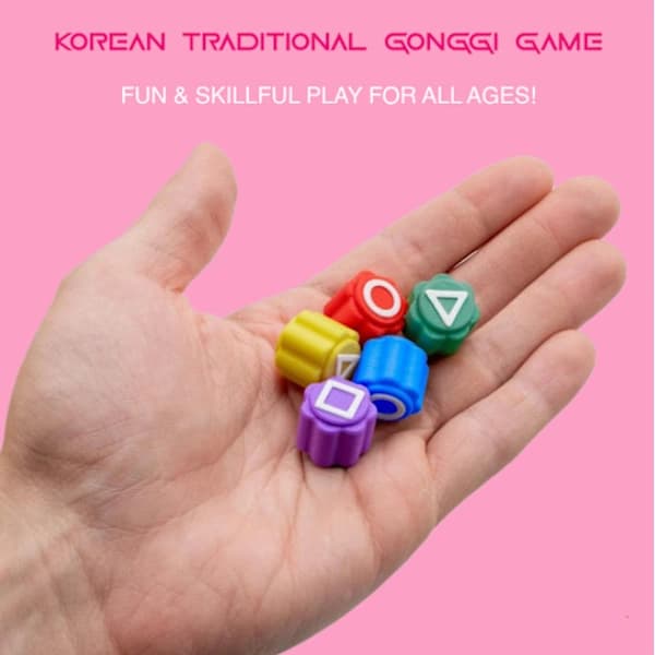 Koreansk Traditionel Gonggi Spil – Stenfanger Spilsæt - Gonggi Sten Kaste Spil Inspireret af Squid Game 2 (5 stk + Base)[CO]