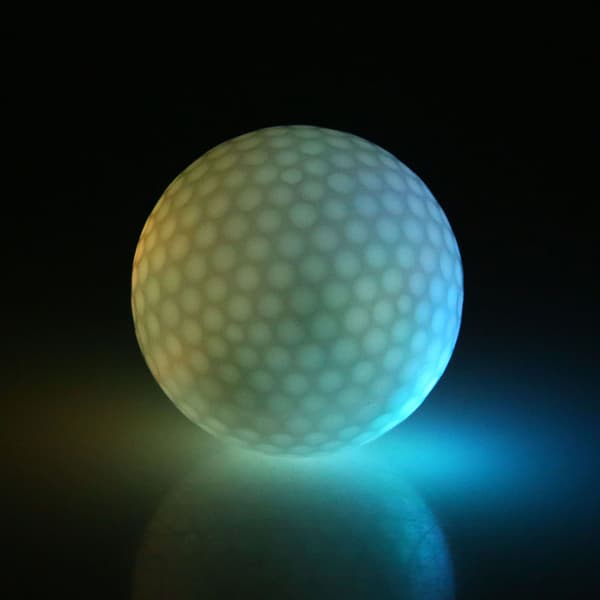 1 stk. elektronisk LED-farveblinkende golfbold til mørkesportstræning