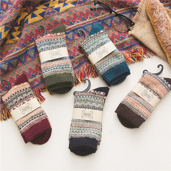 Diamond Patterned Warm Wool Socks - Breathable & Comfortable Mid-Calf Socks