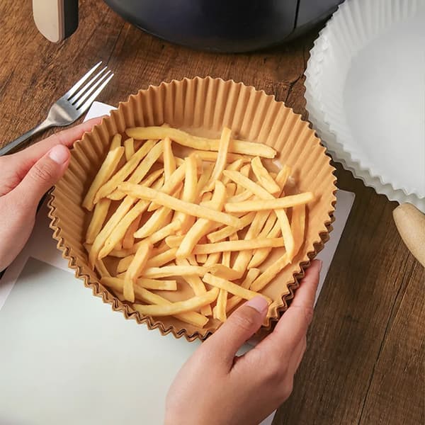 50 stycken engångs pappersinsats pappersfoder non-stick oljepapper burgerpapper bakplåtspapper för varmluftsfritös stekpanna ångkokare brun