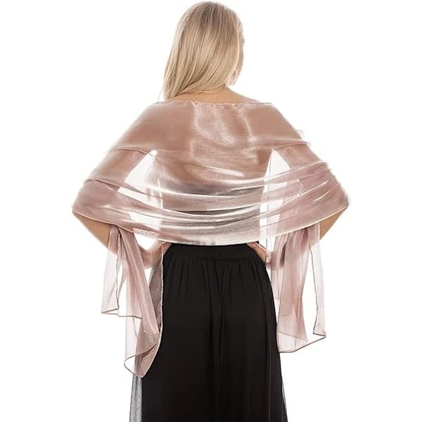 Et elegant sjal, egnet for bryllup, brudepiker, skoleball, fester (gjester).