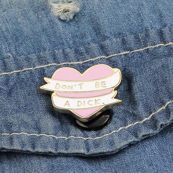Rosa Hjerte Broche 'Vær ikke en idiot' Hjerteformet Blød Emalje Reversnål Badge 2,8x2,4cm