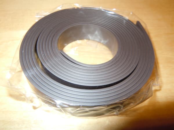 2 METER MAGNETBÅND 12 MM BREDDE. V379