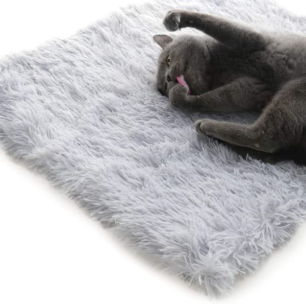 Self-heating cat bed for indoor cats and small dogs, soft plush mat with 2-in-1 blanket function, cozy grey pet cushion 61x51cm