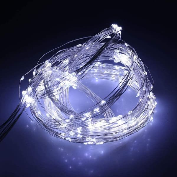20 funklende hvide LED-batteridrevne lys med sølvtråd Hvid White
