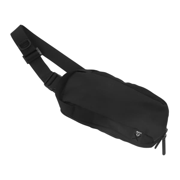 Chest Bag Black Adjustable Shoulder Strap Glossy Zipper Breathable Comfortable Earphone Hole Design Men's Bag