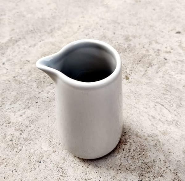 Hvit keramisk fløtemugge melkekanne, kaffeservering - 400 ml