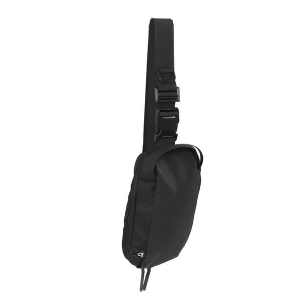 Chest Bag Black Adjustable Shoulder Strap Glossy Zipper Breathable Comfortable Earphone Hole Design Men's Bag