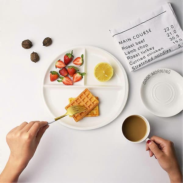 20 cm Bone China Plate Simple Porcelain Plate Three Compartment Breakfast Steak Round Ceramic Tableware Home Decor (Random Style)