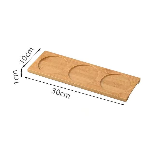 Sett med tre flate modeller, med små bambushyller og bordplate