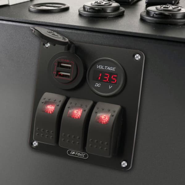 Multifunksjonelt 3-veis vippebryterpanel med voltmeterdisplay 4,8A lader for bobil båt rødt lys