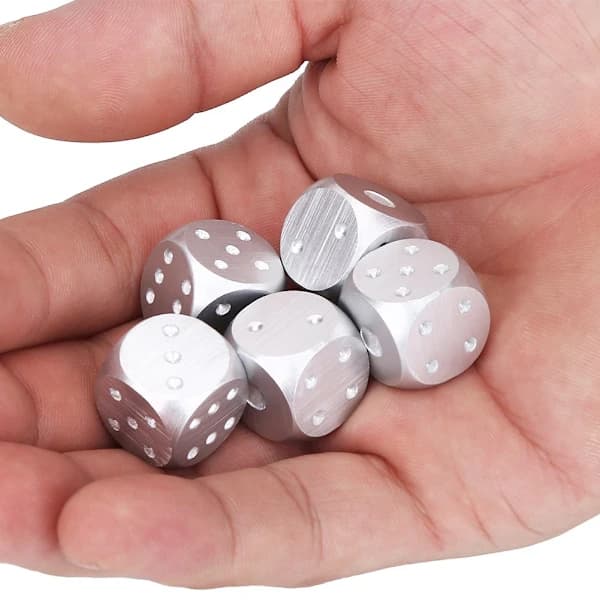 Poker Dice Set in Aluminum Alloy with Storage Box - 5 Pcs Silver Square BoxSilver Square Box