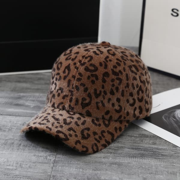 Leopardmønstret baseballcaps for kvinner, varm vintercaps i retrostil, dyrepels, baseballcaps, trendy leopardmønstret utendørscaps