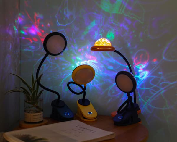 1 pakke USB-oppladbar projeksjonsstemningsbordlampe kreativ stjerne