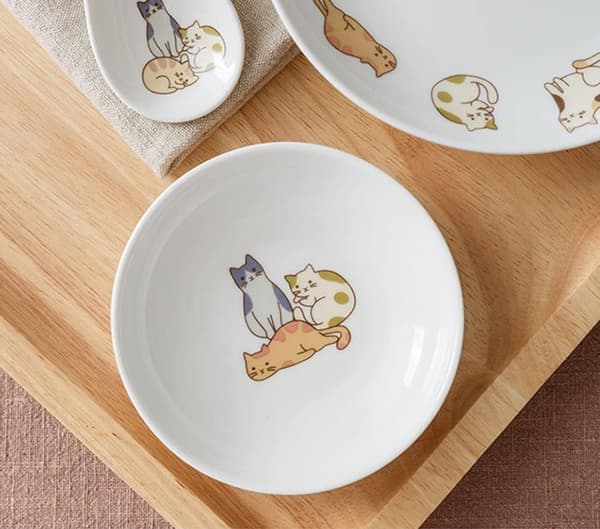 6 st keramiska kattförrättstallrikar, såsdesserttallrikar -