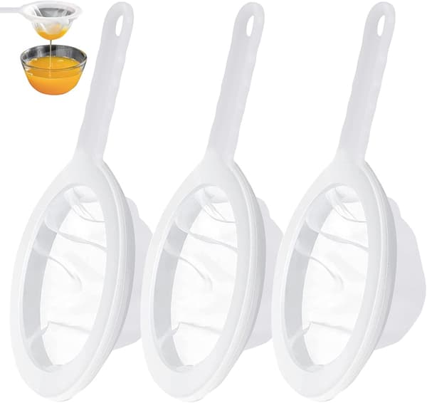 Space-Saving Design Nylon Strainer Spoon, Wide Use in Cooking and Beverage Preparation, Heat-Insulating Handle for Safe Handling