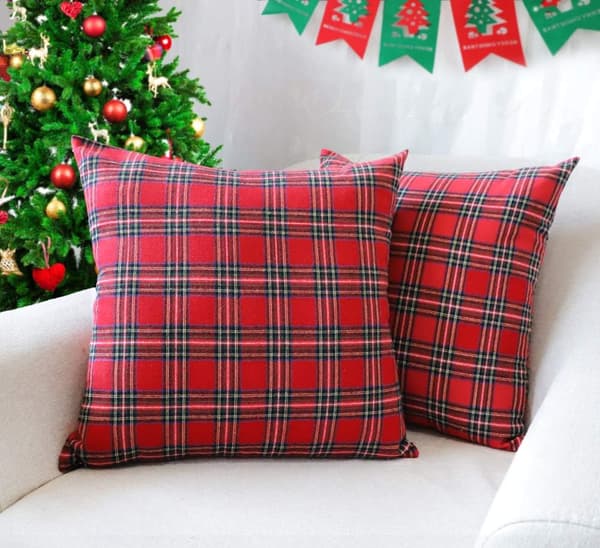 Sæt med 2 julestrømper i skotsk ternet plaid, pudebetræk i polyester til landlig stil (45 x 45 cm)