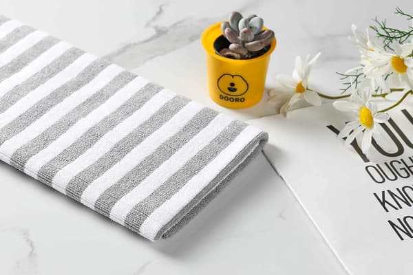 Microfiber Dish Towels, Super Absorbent, Soft and Thick Kitchen Towels, Plaid Designed with Hanging Loops, 65 x 45 cm, Grey