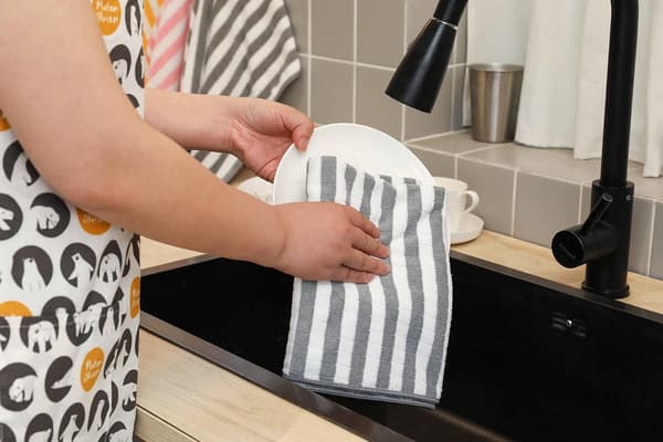 Microfiber Dish Towels, Super Absorbent, Soft and Thick Kitchen Towels, Plaid Designed with Hanging Loops, 65 x 45 cm, Grey