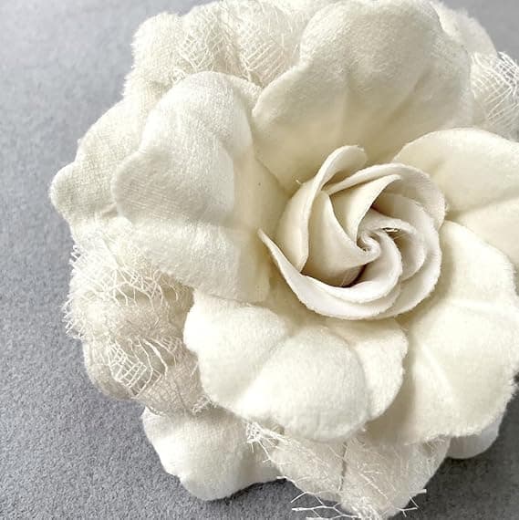 Kameliablommor Broscher Kavajnålar Spetsblommor Brosch Klassisk för Bröllopsfest Dans Bankett för Kvinnor Damer Elegant Vit White
