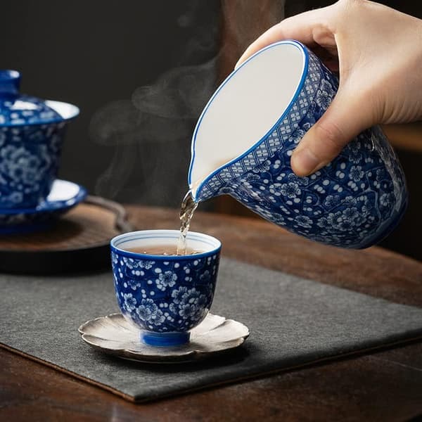 Keramisk fløtemugge blå og hvit krukke for sauser kaffe melk te -