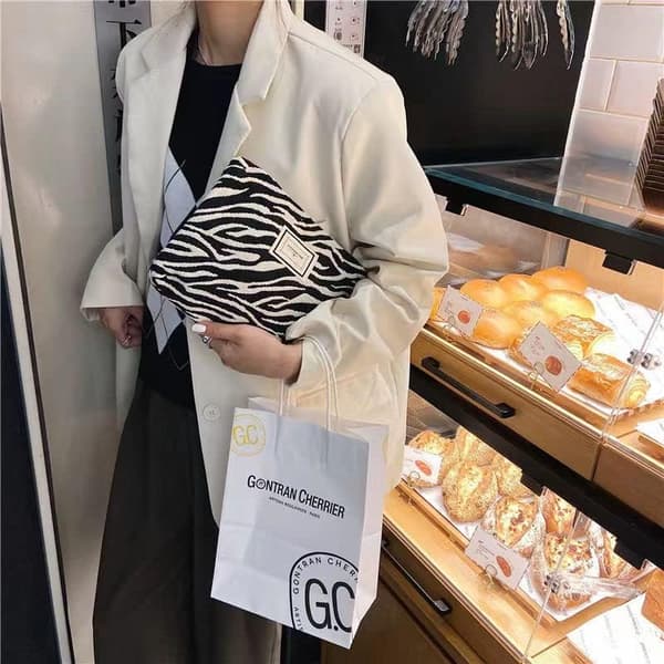 Lærred kosmetiktaske med zebraprint, stor kapacitet, velegnet til kvinders rejser og opbevaring, ferier og dagligdag, sort og hvid
