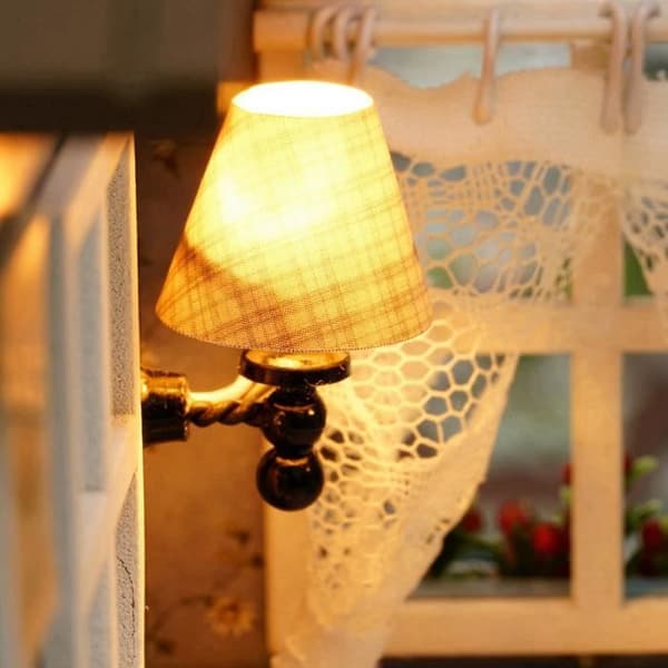 Vvikizy DIY bondegårdssæt med miniaturemøbler i træ og LED-lys - Børnegave